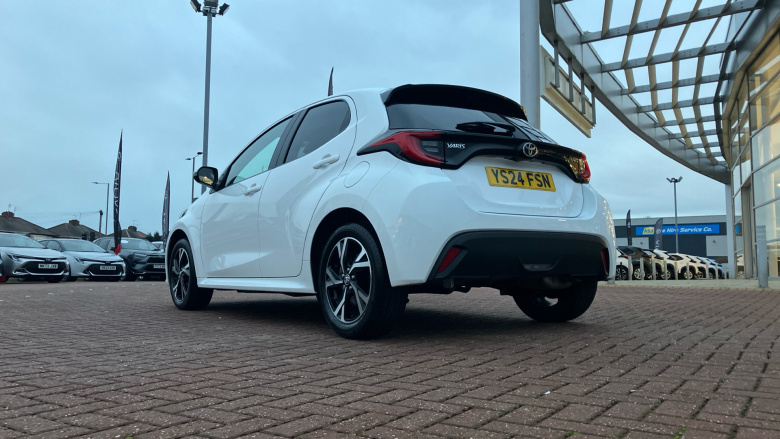 Toyota Yaris 1.5 Hybrid Design 5dr CVT Hybrid Hatchback